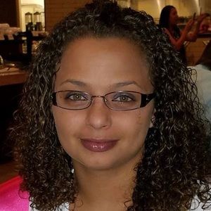 Meet your Posher, Dominque